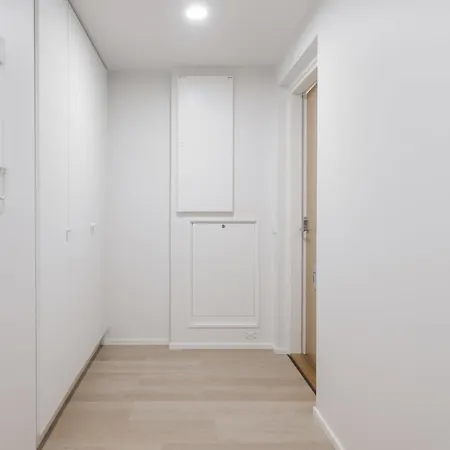 Modern - 2bdr - Sauna شقة *